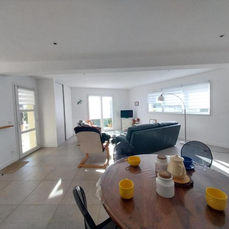 Superbe T4, RDC, 6 couchages, parking, proche plage - Appartement 3 Chambres - 7