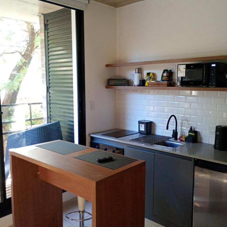 Loft moderno con balcón y luz natural - La Plata - Estudio Estándar - 2