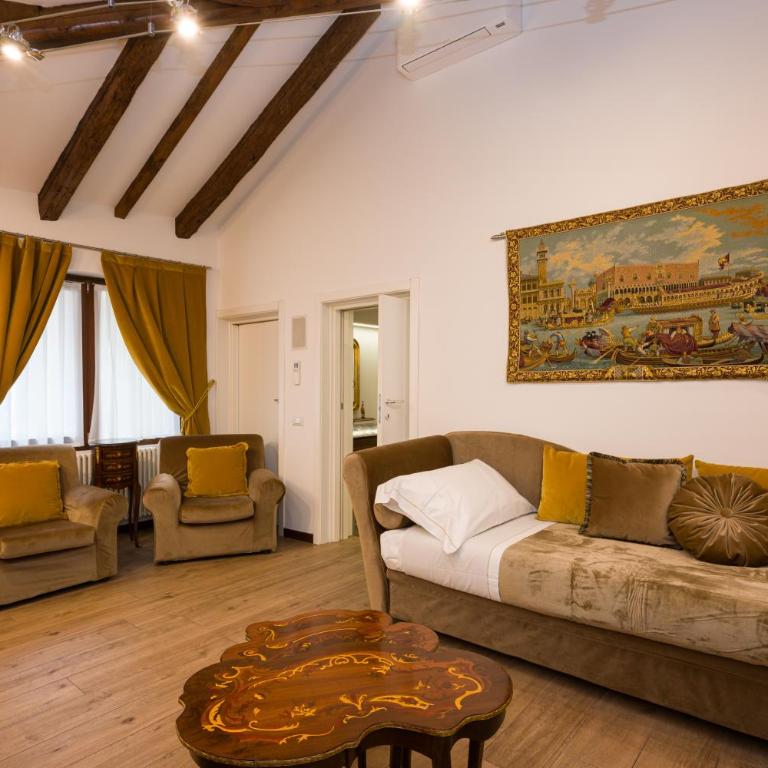 Cà de l'oca 4327 in The Heart of Venice - Three-Bedroom Deluxe Apartment - 40