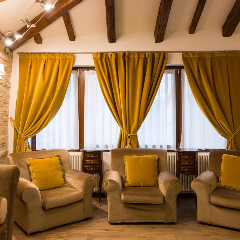 Cà de l'oca 4327 in The Heart of Venice - Three-Bedroom Deluxe Apartment - 35