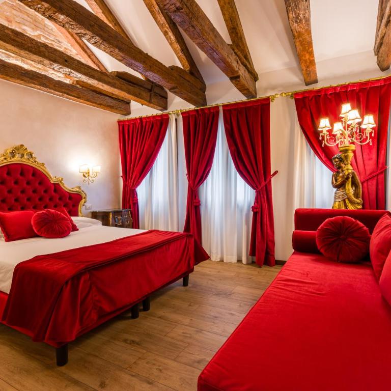Cà de l'oca 4327 in The Heart of Venice - Three-Bedroom Deluxe Apartment - 1