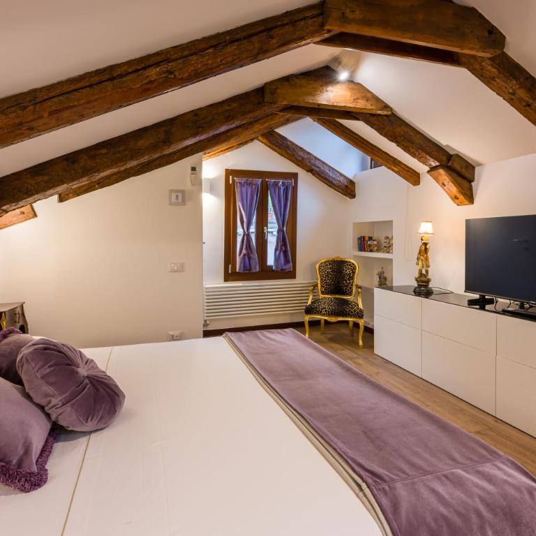 Cà de l'oca 4327 in The Heart of Venice - Three-Bedroom Deluxe Apartment - 53