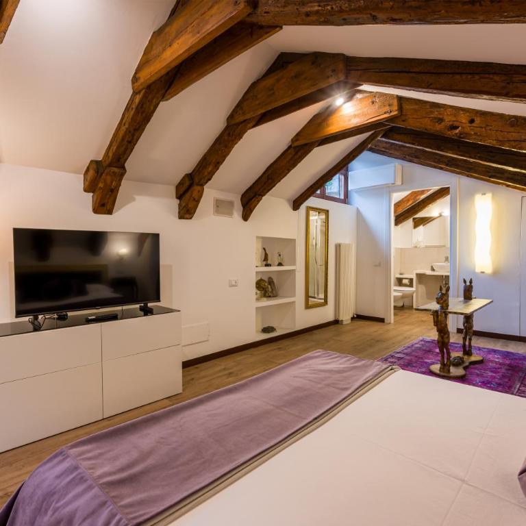 Cà de l'oca 4327 in The Heart of Venice - Three-Bedroom Deluxe Apartment - 55