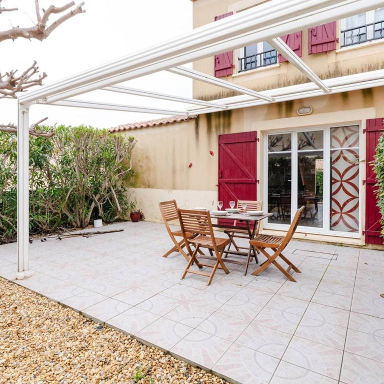 Villa spacieuse avec parking, jardin, animaux admis - FR-1-409-289 - Villa - 20