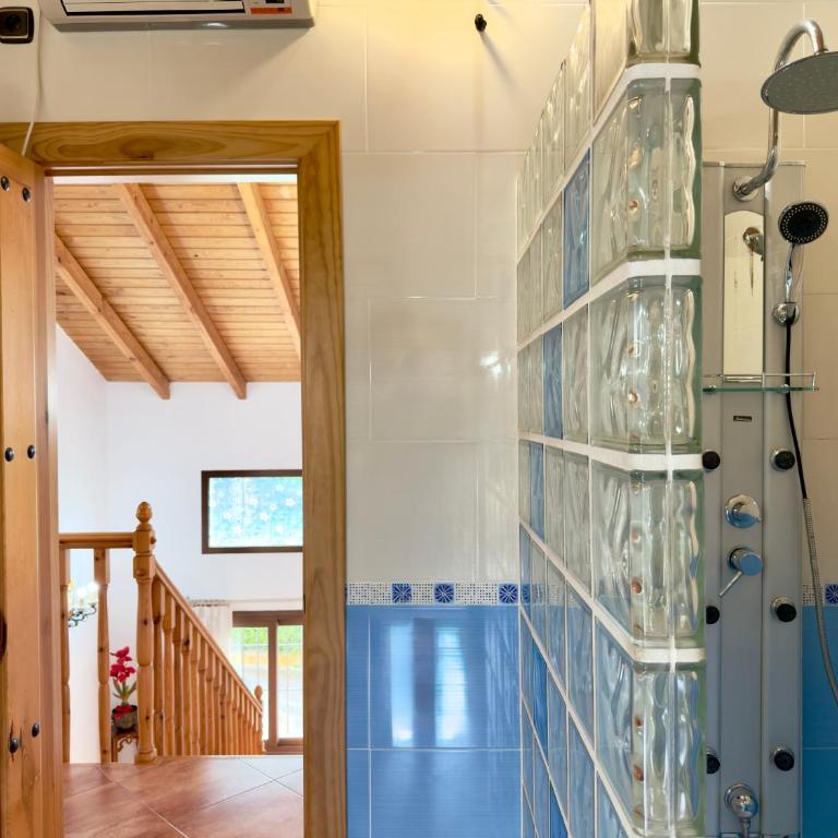 Finca La Terraza - Five-Bedroom House - 4
