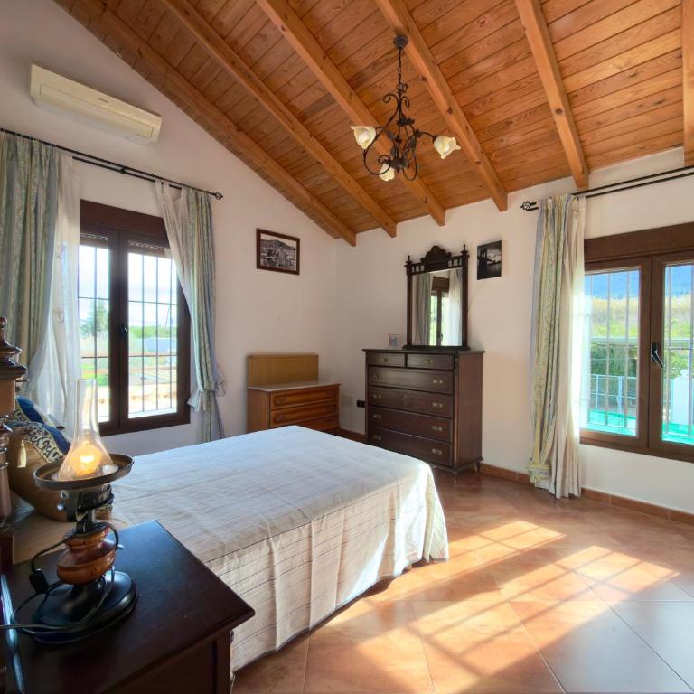 Finca La Terraza - Five-Bedroom House - 36