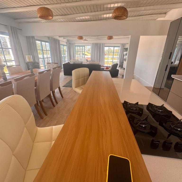 Laguna y Mar - Six-Bedroom House - 51