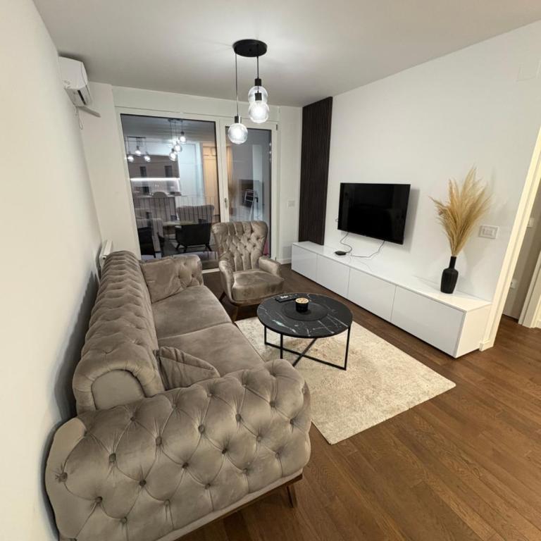 Tesla Residence - One-Bedroom Apartment - 2