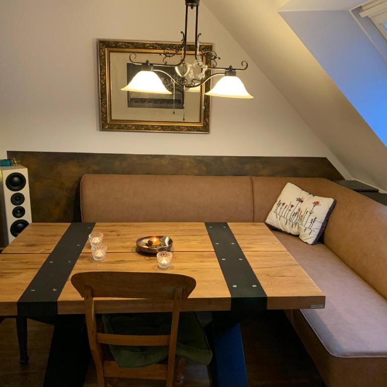FRIDA - Dachpalais, nahe City, HBF und Wertach-Park - Two-Bedroom Apartment with Balcony - 7