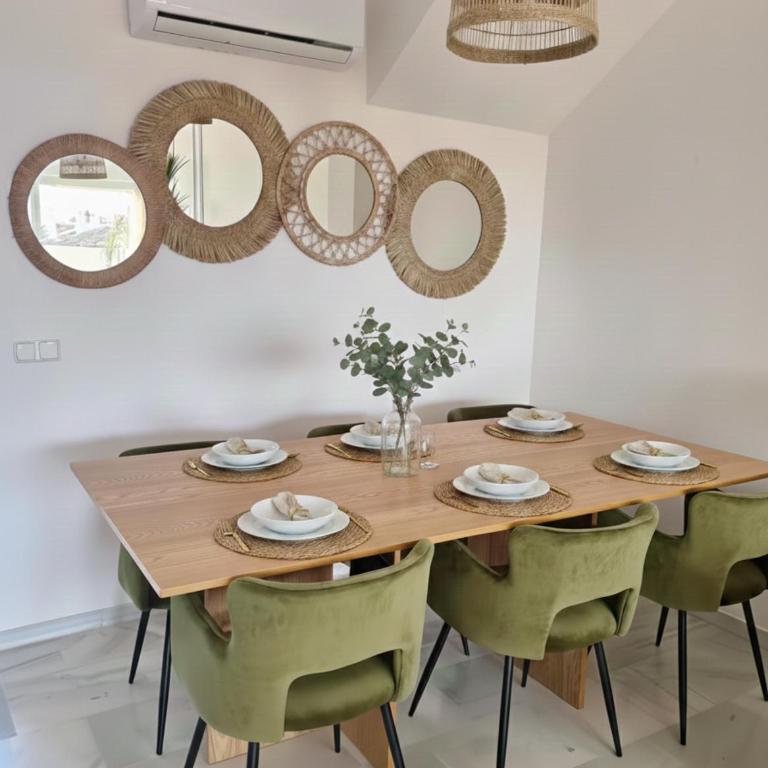 Elviria 2-level Apt Beach-Pool access, fully equipped - Three-Bedroom Apartment - 5