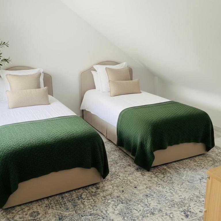 Elviria 2-level Apt Beach-Pool access, fully equipped - Three-Bedroom Apartment - 6