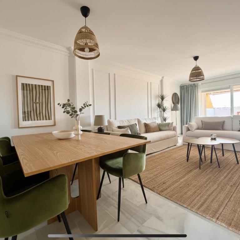 Elviria 2-level Apt Beach-Pool access, fully equipped - Three-Bedroom Apartment - 11