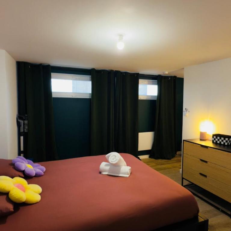 Duplex - pop et coloré - au cœur du centre ville - Appartement 1 Chambre - 8