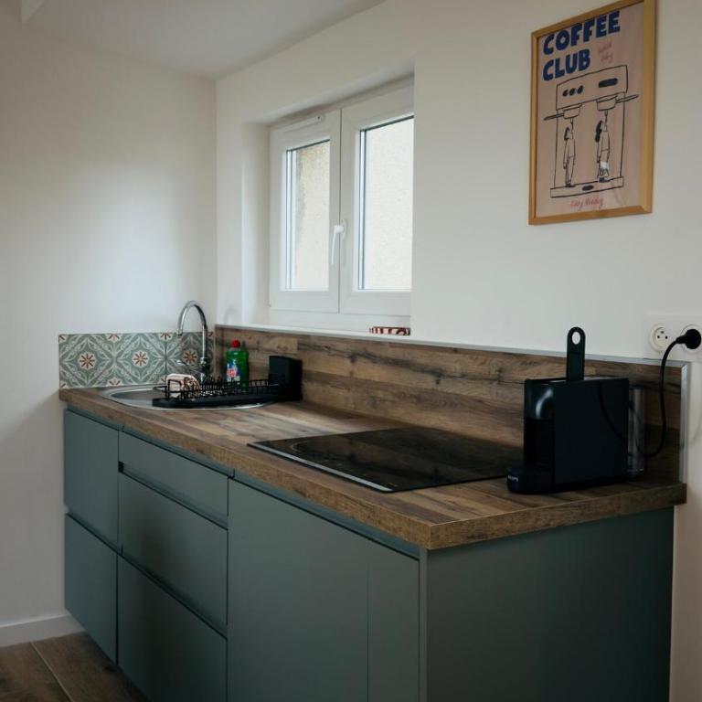 Duplex - pop et coloré - au cœur du centre ville - Appartement 1 Chambre - 11