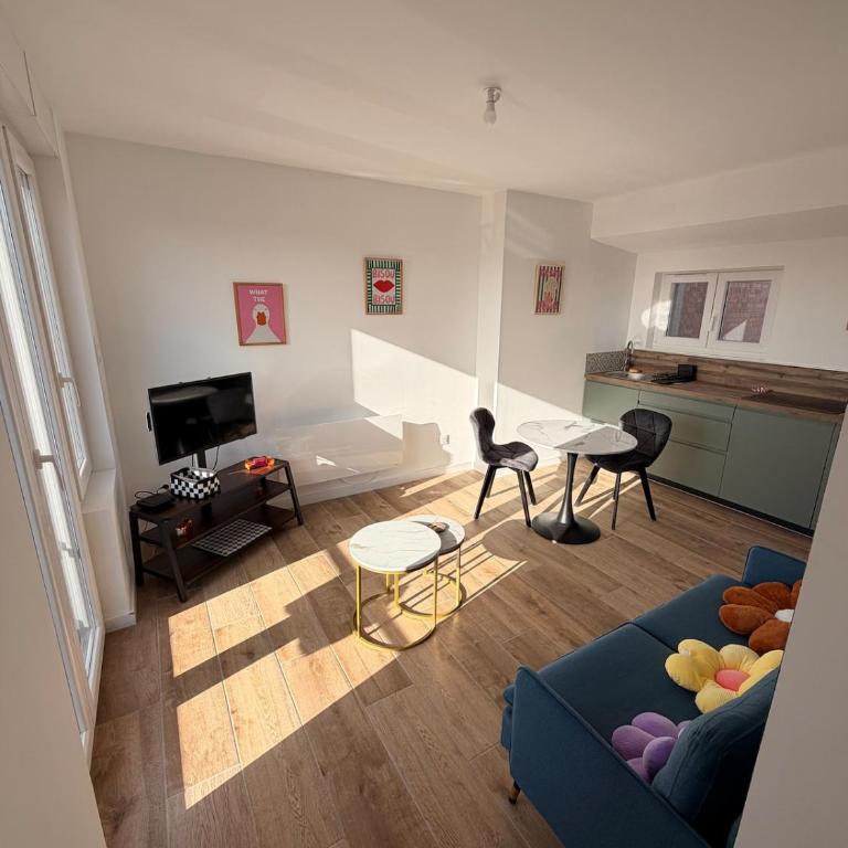 Duplex - pop et coloré - au cœur du centre ville - Appartement 1 Chambre - 12