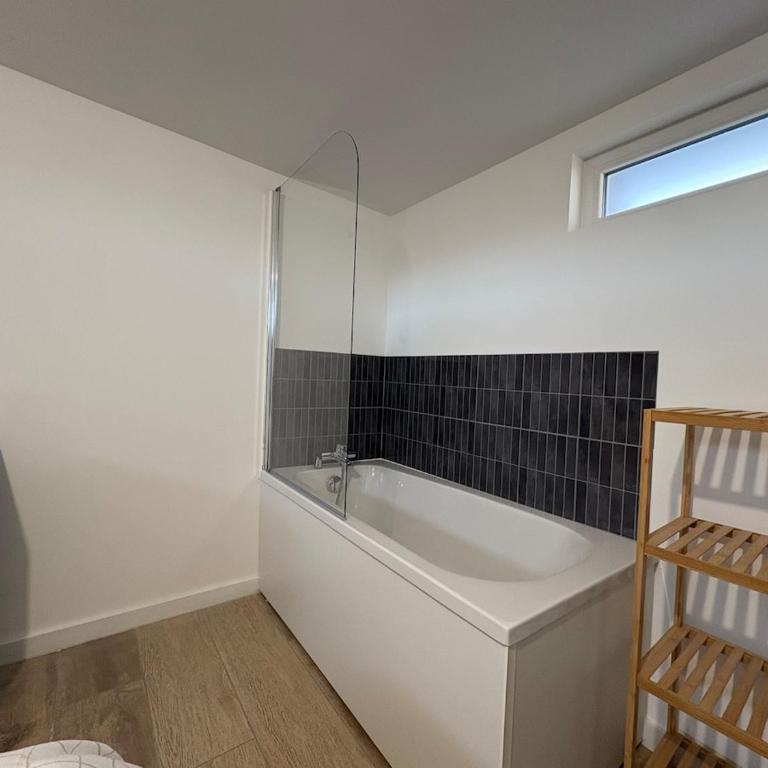 Duplex - pop et coloré - au cœur du centre ville - Appartement 1 Chambre - 14