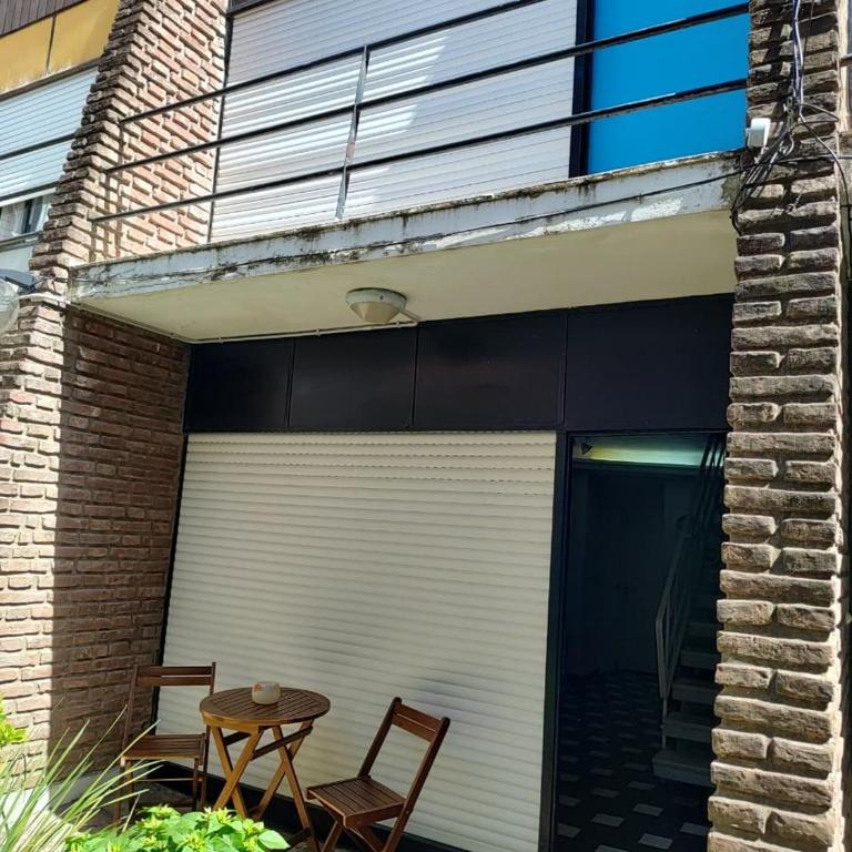 Depto ENTERO Amueblado a pasos del mar - Three-Bedroom Apartment - 2