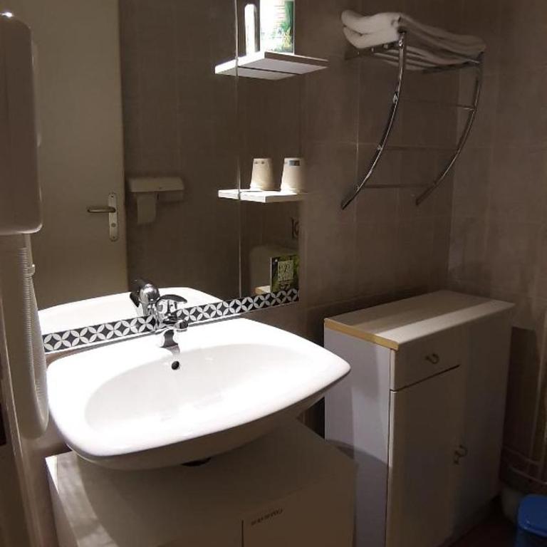 Hotel De La Route Verte - Chambre Triple - 8