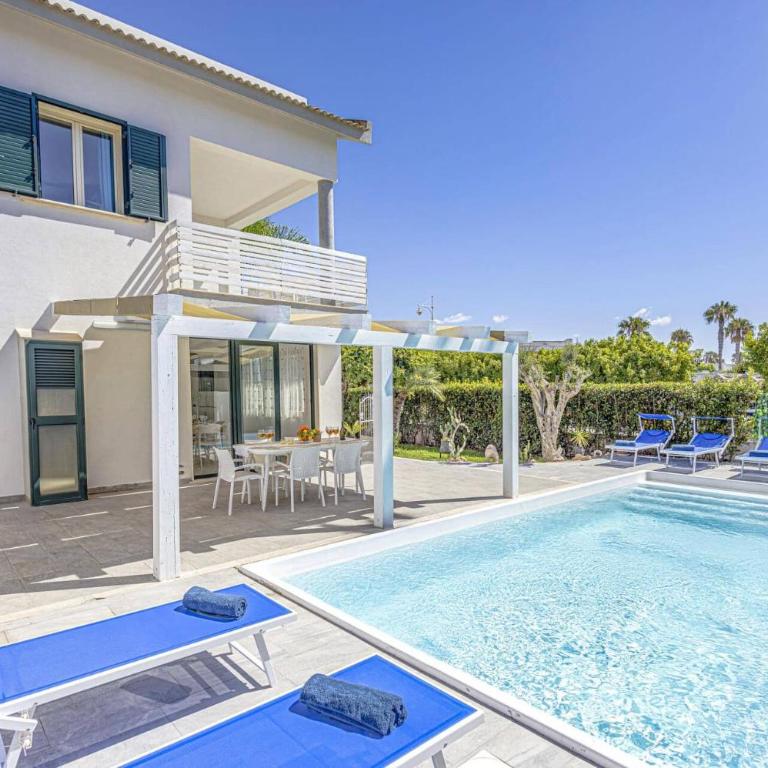 Villa Mare Sud by Villa Plus - Villa - 8