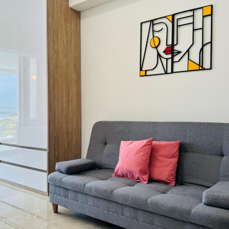 Amazing loft - 2 minutes from the airport! - One-Bedroom Apartment - 23