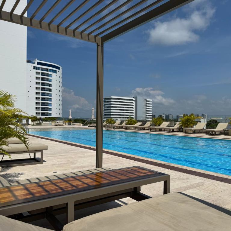 Amazing loft - 2 minutes from the airport! - One-Bedroom Apartment - 31