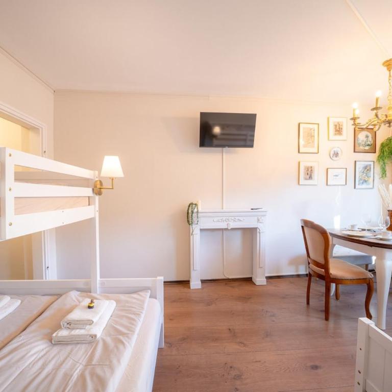 Retro City Apartment mitten in der Altstadt - One-Bedroom Apartment - 4