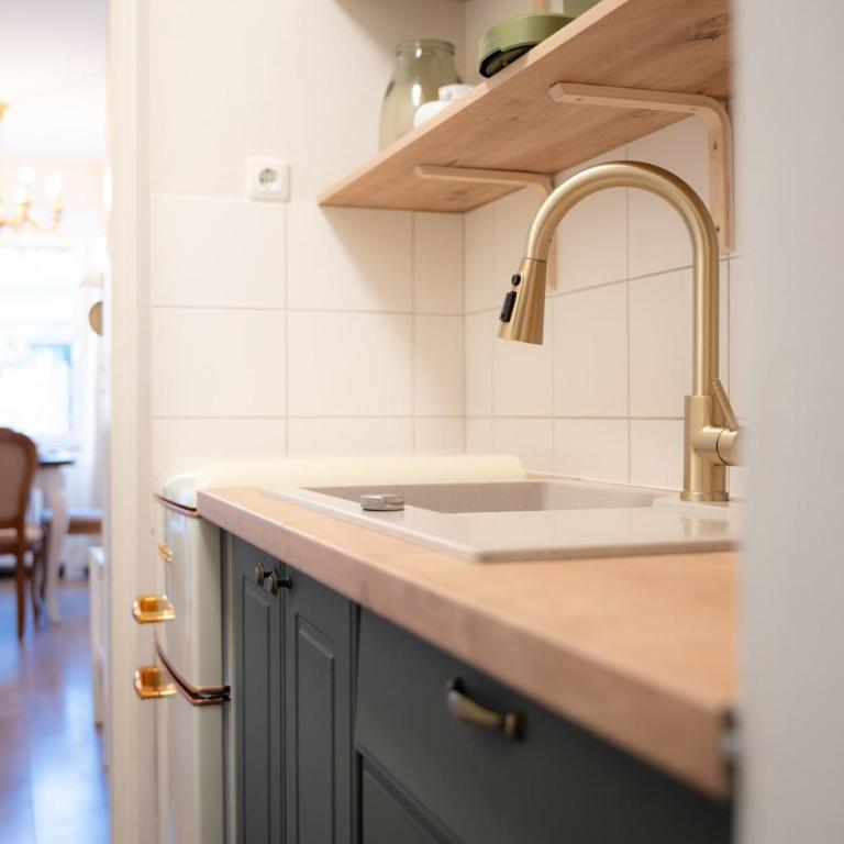 Retro City Apartment mitten in der Altstadt - One-Bedroom Apartment - 6