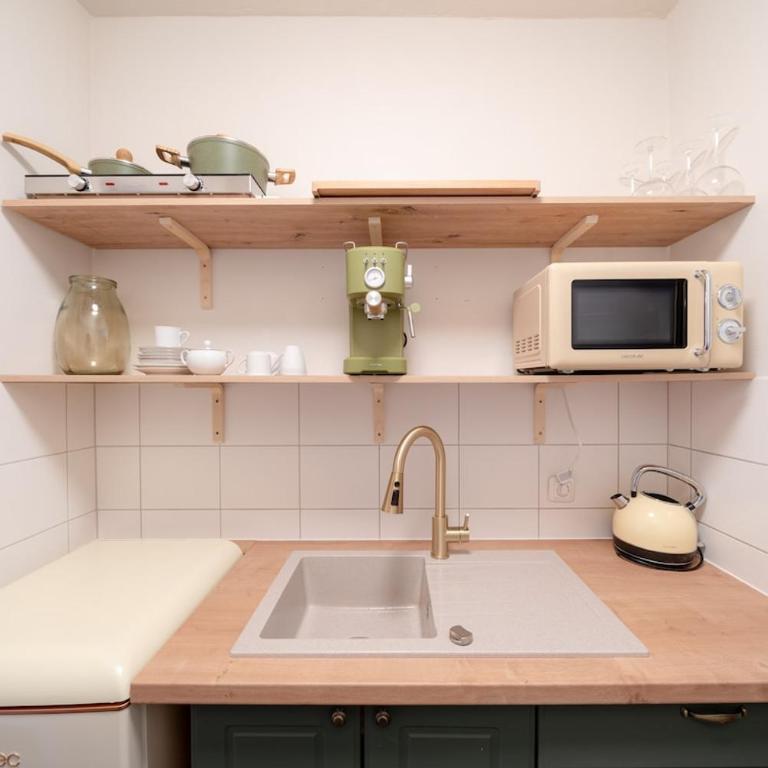 Retro City Apartment mitten in der Altstadt - One-Bedroom Apartment - 13