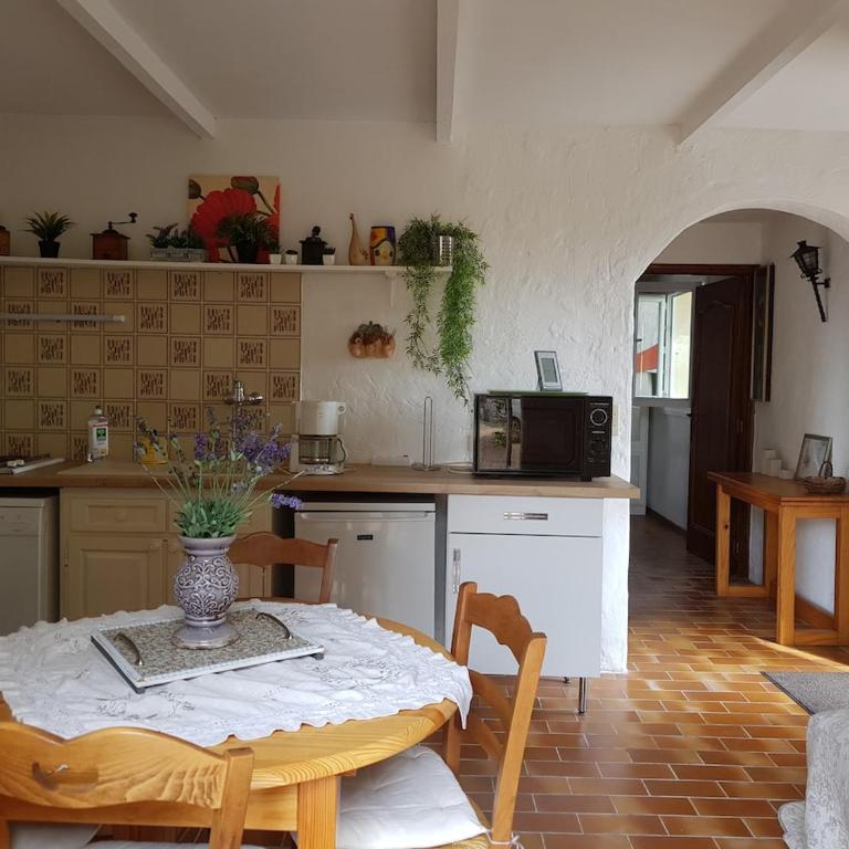 Nice Petite maison mitoyenne avec piscine - Maison 1 Chambre - 6