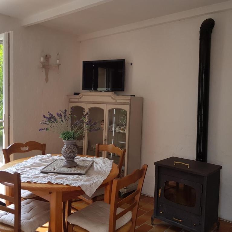 Nice Petite maison mitoyenne avec piscine - Maison 1 Chambre - 9