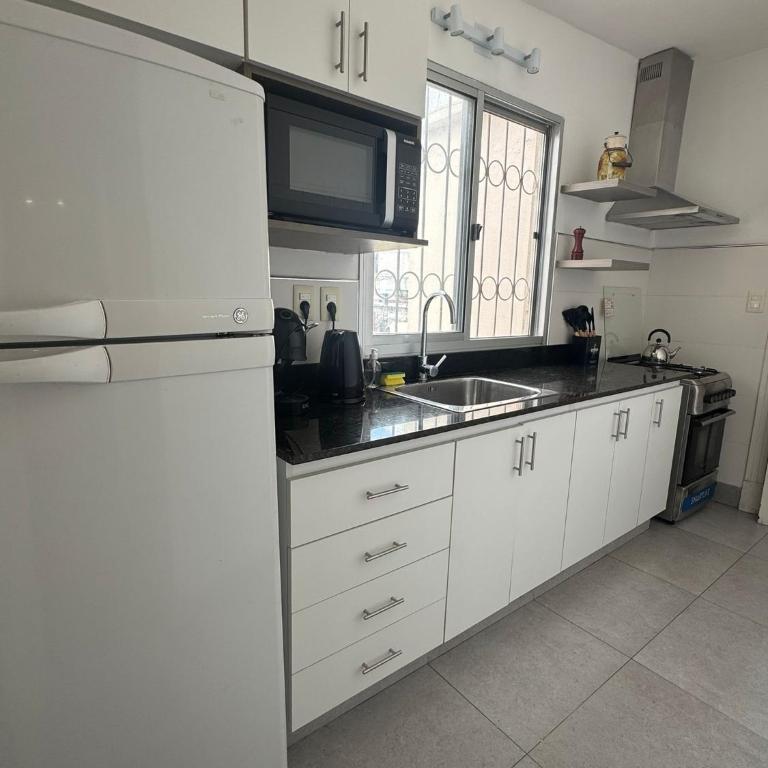 Amplia Planta - 3 dorm con Terraza y Parrilla, ideal familia - Three-Bedroom Apartment - 11