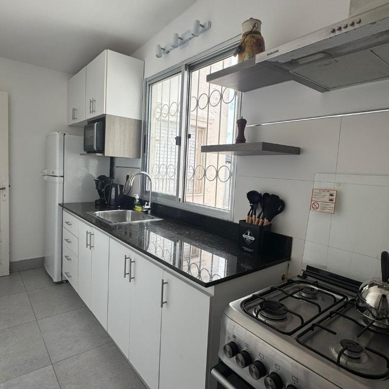 Amplia Planta - 3 dorm con Terraza y Parrilla, ideal familia - Three-Bedroom Apartment - 7