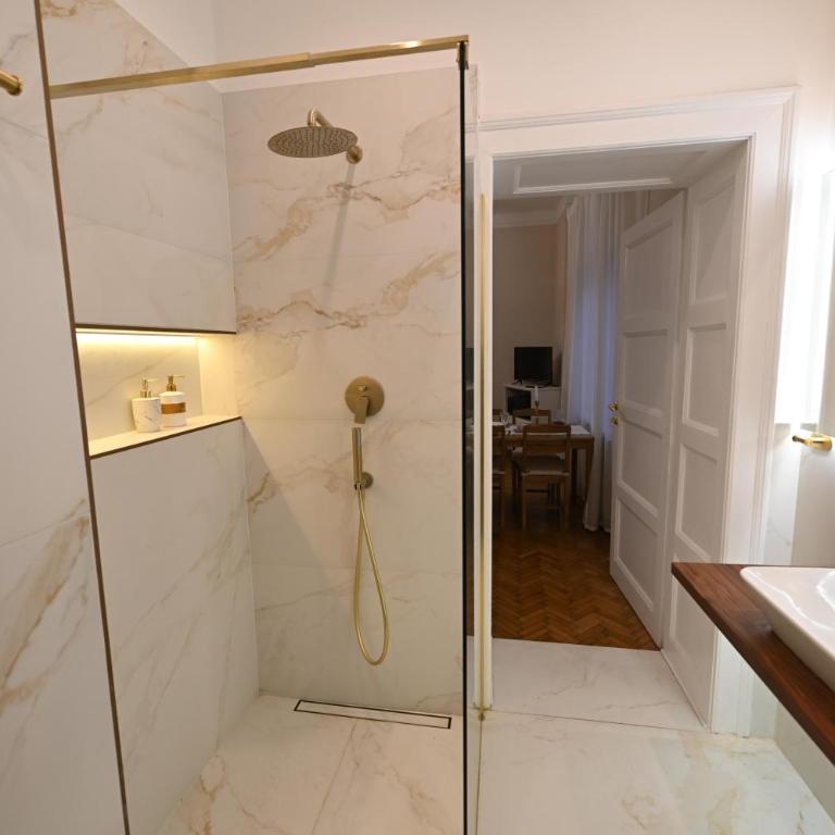 La Mascarade - One-Bedroom Apartment - 5