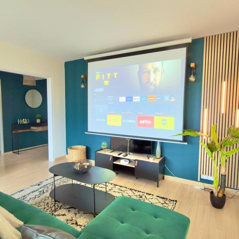 Vue Toits d Amiens Sauna & Cinéma Balcon Parking - Three-Bedroom Apartment with View - 5