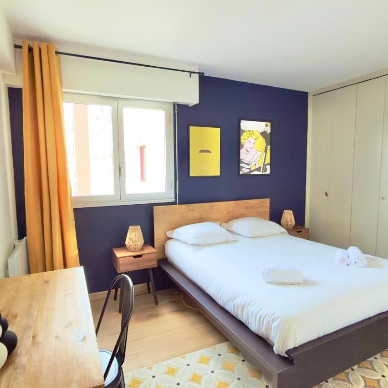 Vue Toits d Amiens Sauna & Cinéma Balcon Parking - Three-Bedroom Apartment with View - 6