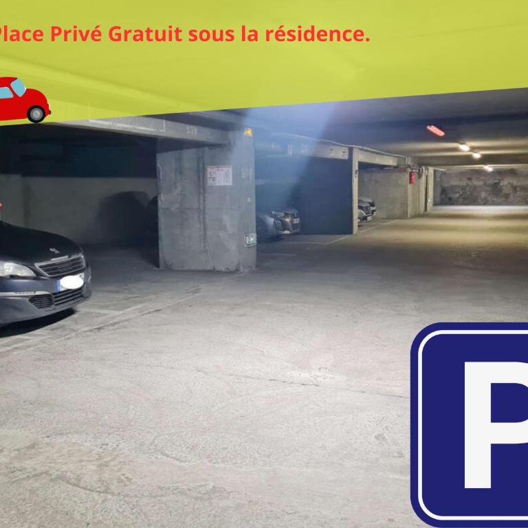 Vue Toits d Amiens Sauna & Cinéma Balcon Parking - Three-Bedroom Apartment with View - 55