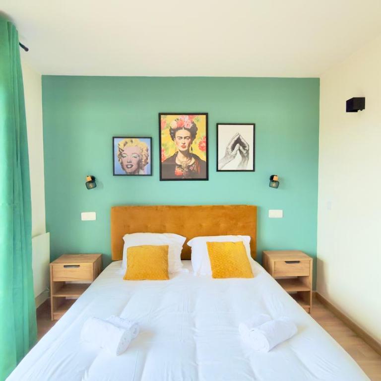 Vue Toits d Amiens Sauna & Cinéma Balcon Parking - Three-Bedroom Apartment with View - 14