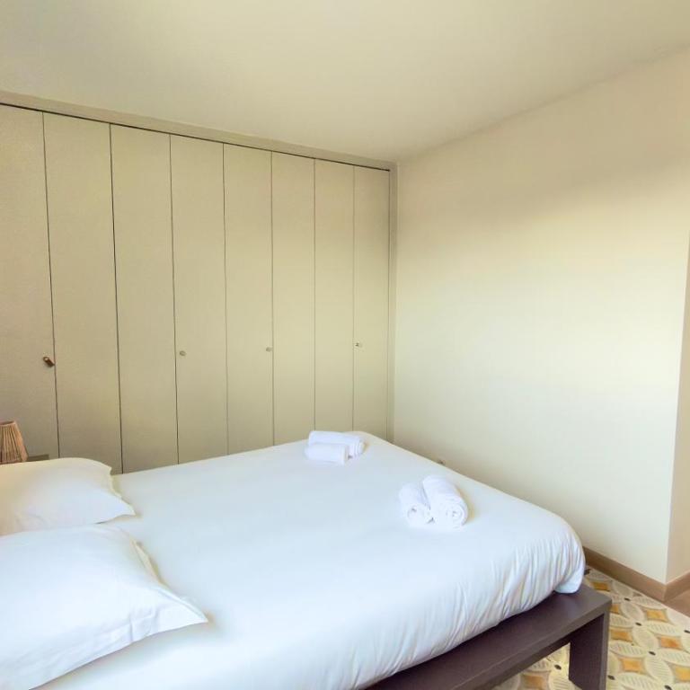 Vue Toits d Amiens Sauna & Cinéma Balcon Parking - Three-Bedroom Apartment with View - 26