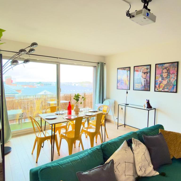 Vue Toits d Amiens Sauna & Cinéma Balcon Parking - Three-Bedroom Apartment with View - 29