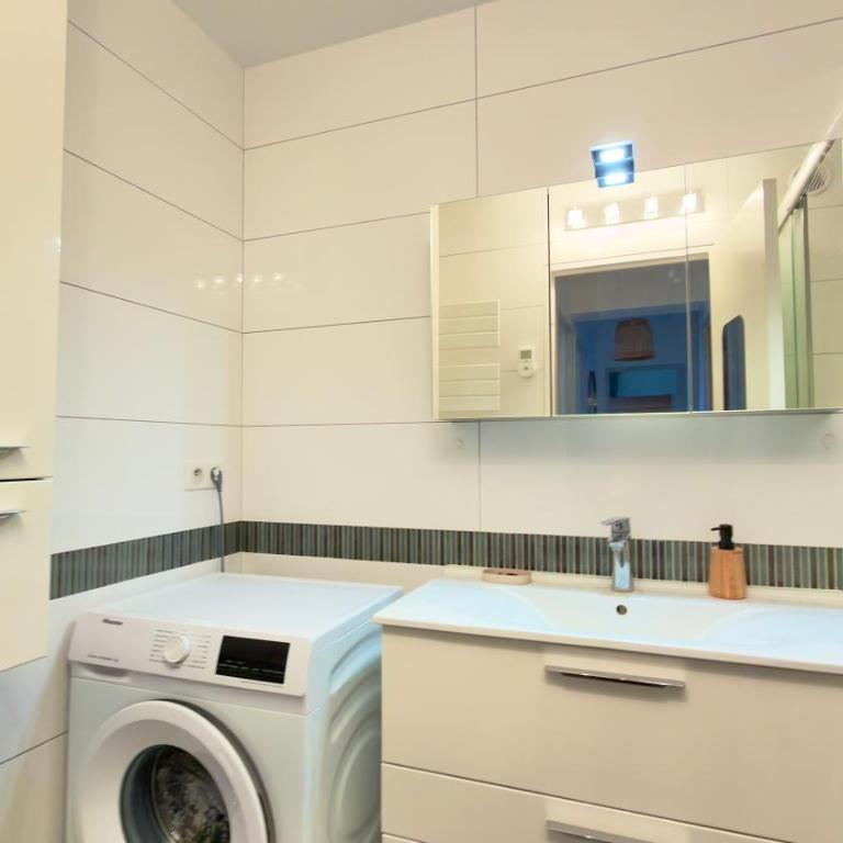 Vue Toits d Amiens Sauna & Cinéma Balcon Parking - Three-Bedroom Apartment with View - 31