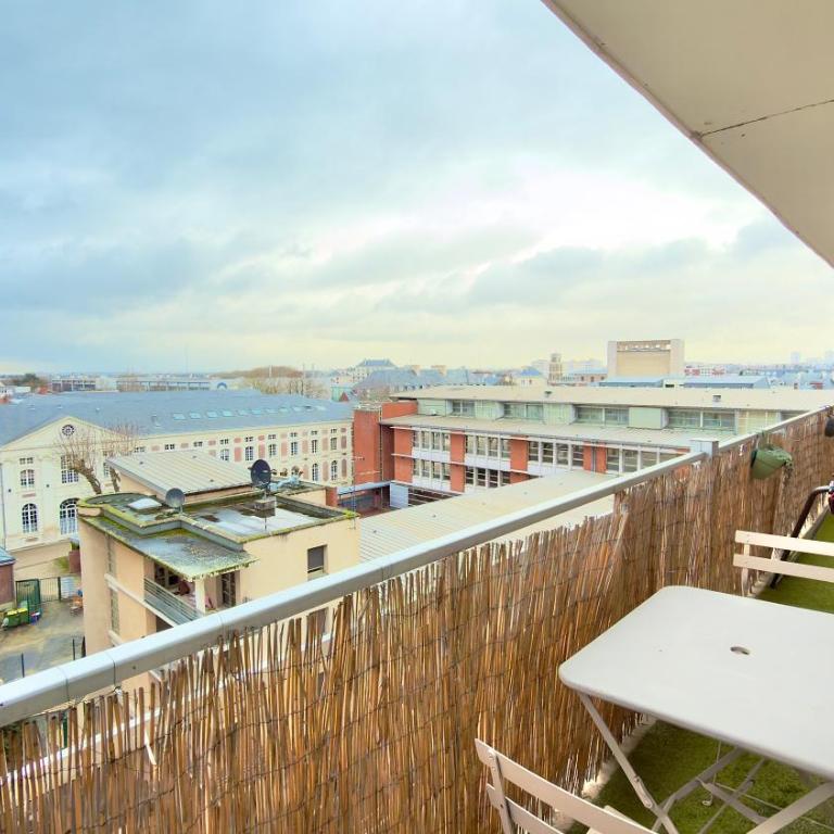 Vue Toits d Amiens Sauna & Cinéma Balcon Parking - Three-Bedroom Apartment with View - 44