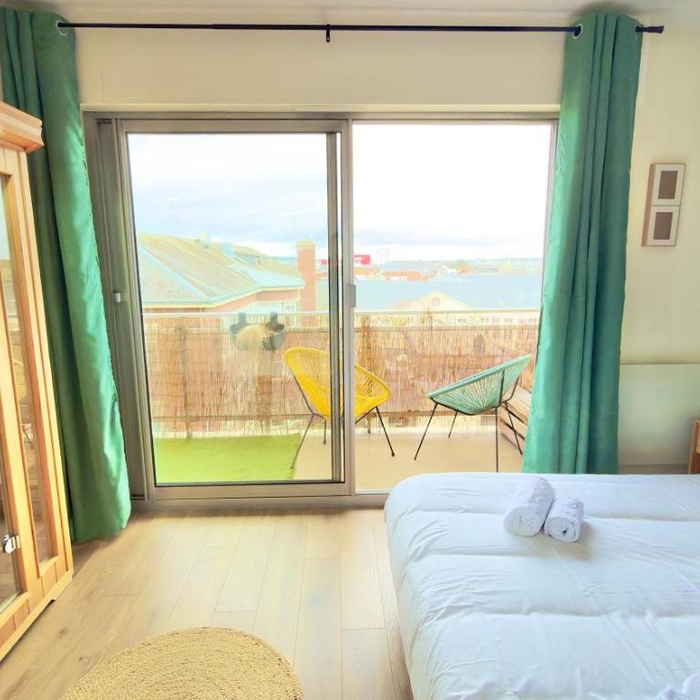 Vue Toits d Amiens Sauna & Cinéma Balcon Parking - Three-Bedroom Apartment with View - 46