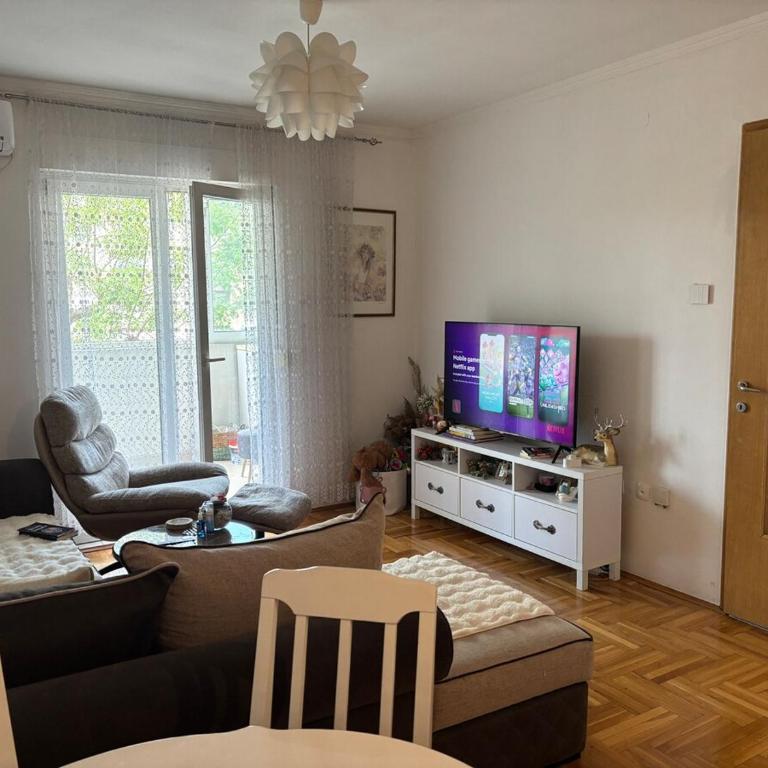 Modern apartment plus FREE parking , near city center, shopping center Big and city quarter - Apartman sa 1 Spavaćom Sobom - 1