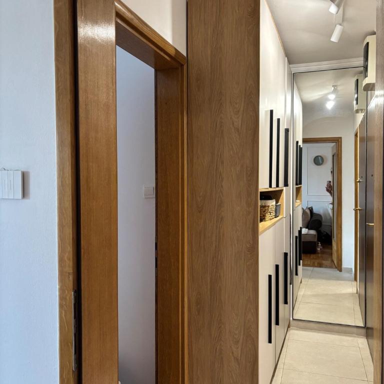 Modern apartment plus FREE parking , near city center, shopping center Big and city quarter - Apartman sa 1 Spavaćom Sobom - 4
