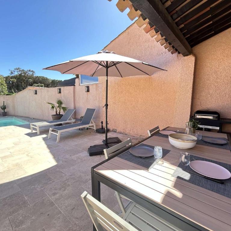 SM006-004 SAINTE MAXIME Mazet avec jardin et piscine, 3 pièces 6 couchages - Ferienhaus mit 3 Schlafzimmern - 2