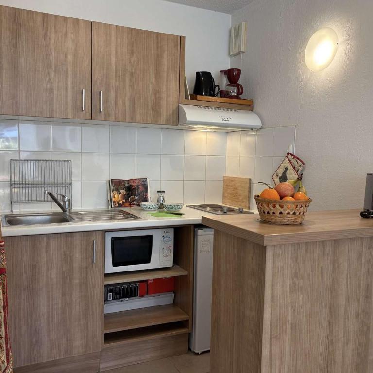 Appartement 2 pièces avec terrasse et parking à Roquebrune-sur-Argens - Apartamento de 1 dormitorio - 13