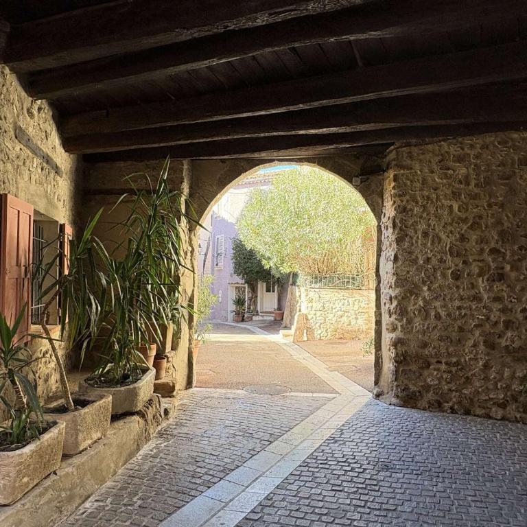 Appartement 2 pièces avec terrasse et parking à Roquebrune-sur-Argens - Apartamento de 1 dormitorio - 23