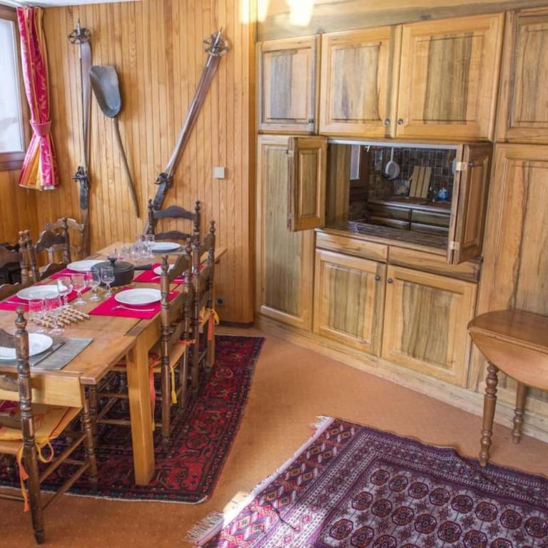 Charming Ski Apartment in Courchevel 1850 - Apartment - 4