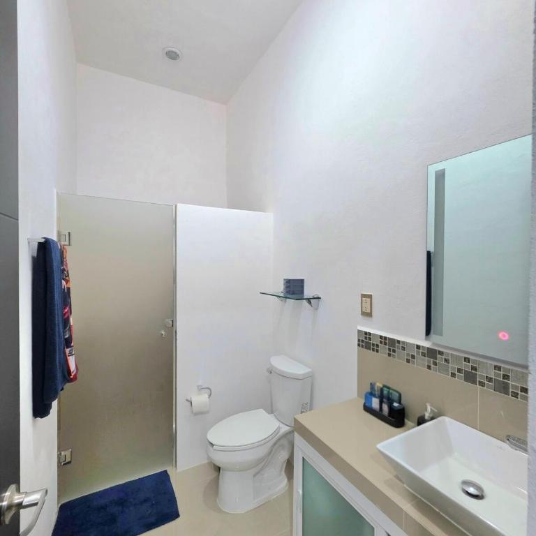 Sweethome Mérida - Three-Bedroom House - 8