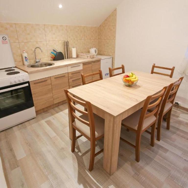Central Located Guest House - Standard Apartment - 5